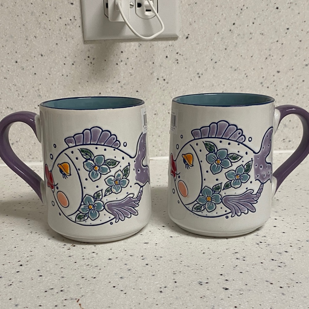 NWT.  Set of 2, Spectrum Designz, 16oz., ceramic mugs.